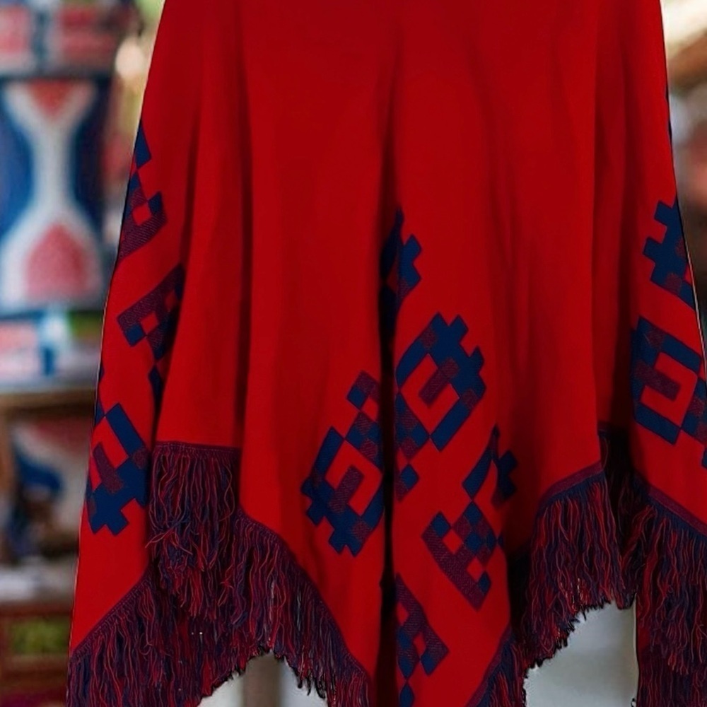 Vintage 70s Poncho Mexican Reversible Fringe Cape Shawl Blue/Red Wool Handmade - Picture 11 of 16